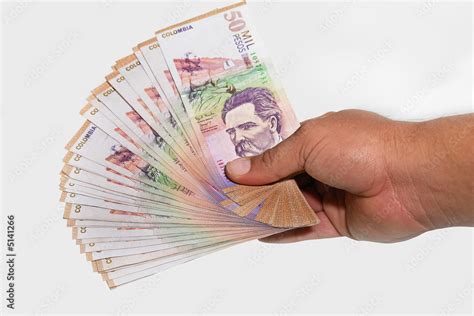 Mano Con Billetes Stock Photo Adobe Stock