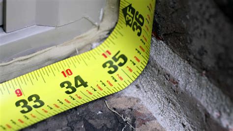 How To Use A Tape Measure The Right Way The Geek Pub