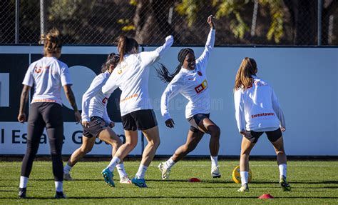 MEJORES IMÁGENES DEL ENTRENAMIENTO DEL VALENCIA CF FEMENINO 06 02 24