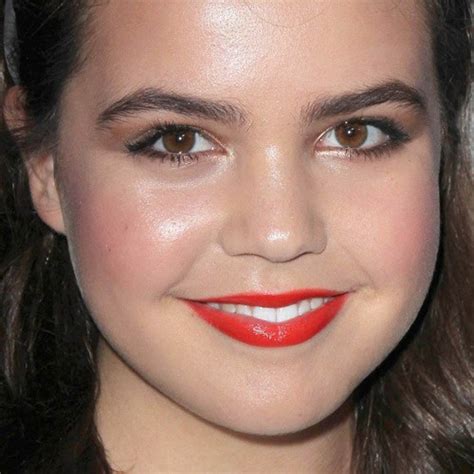 Bailee Madison Makeup Brown Eyeshadow Gold Eyeshadow And Red Lipstick