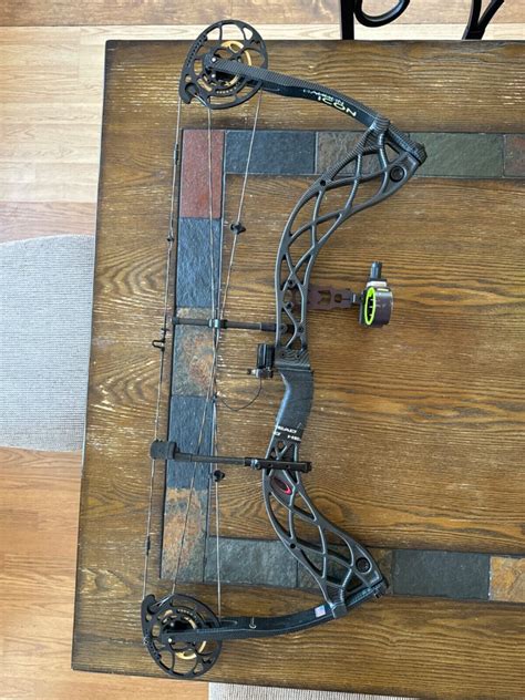 Lh Bowtech Compound Bow Ready To Shoot With Rest And Black Gold Seven