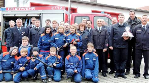 Feuerwehr Loshausen Freut Sich Ber Neues Fahrzeug