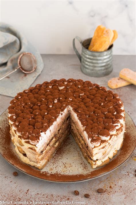 Torta tiramisù dolce al cucchiaio facile e veloce da preparare