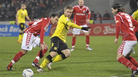 Rwo Zeigt Gegen Bvb Biss Und Spielwitz