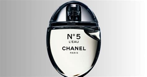 Chanel Has Re-Vamped Its Iconic Chanel N°5 Bottle | ELLE