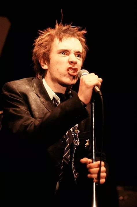 Sex Pistols Johnny Rotten Says Late Sid Vicious Visits Him In His