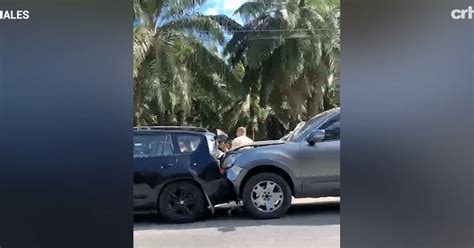 Video Aparatoso Choque De Bus Y Dos Carros Deja Heridos En Quepos