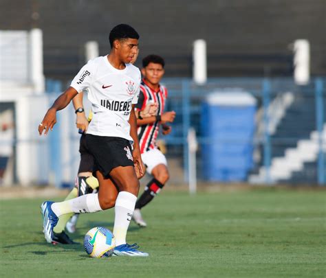 Corinthians e São Paulo empatam sem gols no primeiro jogo das quartas