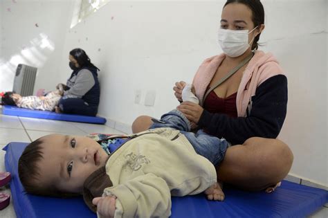 Agosto Dourado oficina sobre Shantala encerra programação do mês