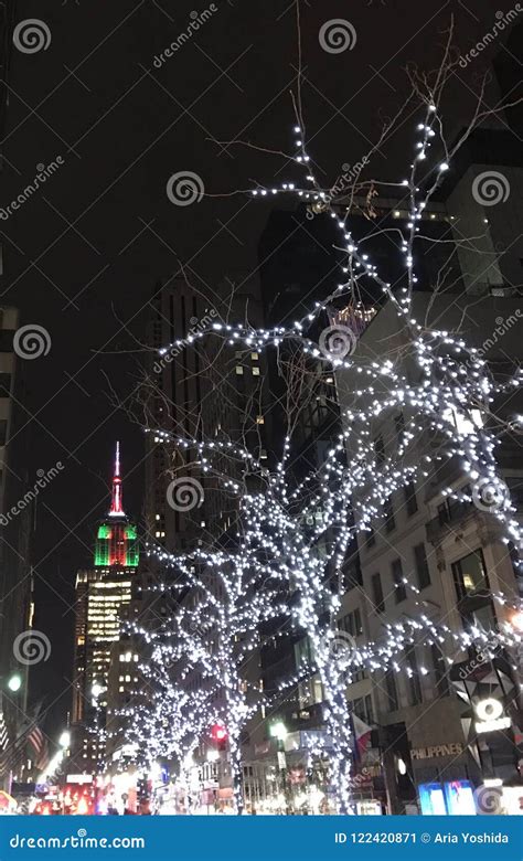 Christmas Colored Empire State Building with Xmas Lights Editorial ...