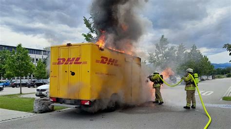 Bad Aibling Dhl Fahrzeug Brennt V Llig Aus Auch Zahlreiche Pakete