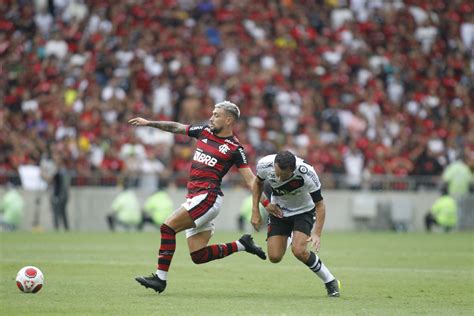 Record Atropela Audiência Da Globo Com Transmissão De Flamengo X Vasco