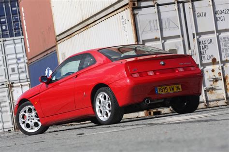 photo ALFA ROMEO GTV 916 coupé 1995 Motorlegend