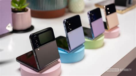 Samsung Galaxy Z Flip 4 hands-on: The most popular foldable returns