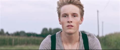 ausCAPS Jannik Schümann and Louis Hofmann nude in Center Of My World