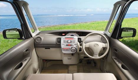 Daihatsu Tanto technical specifications and fuel economy