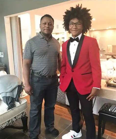 Barry Sanders Sons Details, Wife, Parents, College, Now