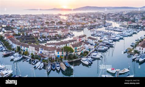 Port grimaud hi-res stock photography and images - Alamy