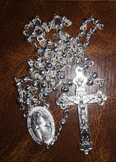 Pin De Alice Chavez En Rosaries Rosarios Cristales Milagroso