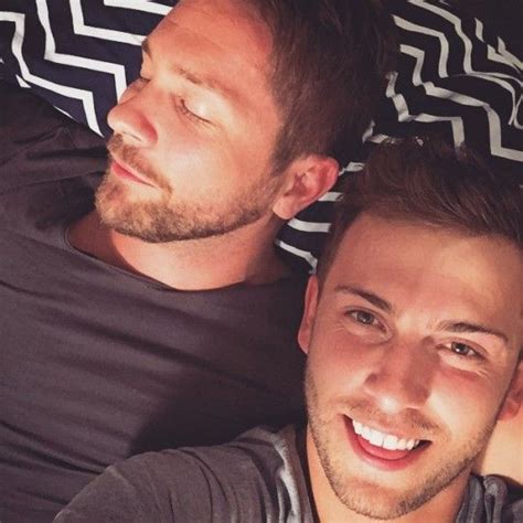 Pin By Mark Hertzog On Gaynspiration Cute Gay Couples Cute Gay Gay Romance