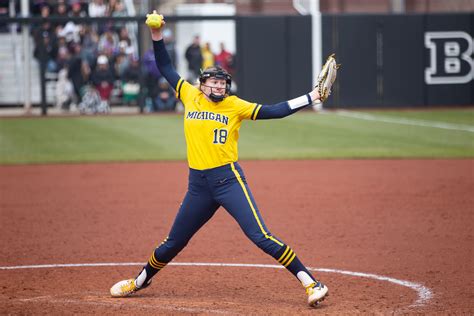 Walk Off Error Ends Michigans Big Ten Tournament Run Against Penn