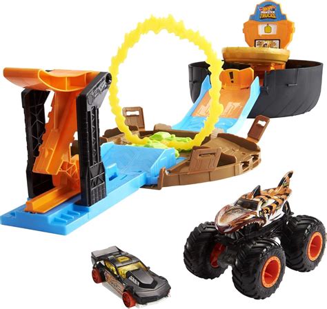 Hot Wheels Monster Trucks Stunt Tire Play Set Opens To Reveal Arena