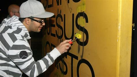 Veja as imagens dos atos de vandalismo contra o totem Sorocaba é do