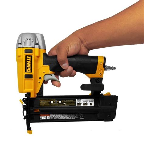 Clavadora Neum Tica A Dwfp Dewalt