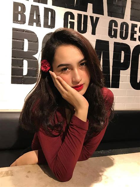 H Duyên Bkrông Thiếu nữ Ê Đê xinh như hot girl thường xuyên bị nhầm là con lai