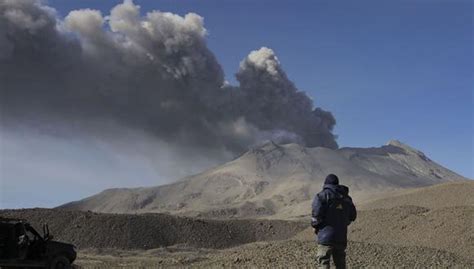 Volc N Ubinas Vuelve A Reportar Fuerte Explosi N Y Alcanza Una Altura