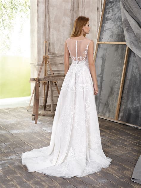 Brautkleider Fara Sposa bei Adornia Brautmode für Bräute aus Siegburg