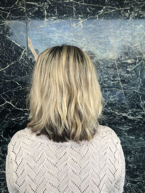 Ash Blonde Lob Instagram Blowout Bandit Blonde Lob Short Hairstyles For Women Hair Makeup
