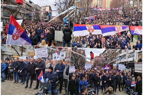 ELIKI OPŠTENARODNI PROTEST SRBA U SEVERNOJ MITROVICI