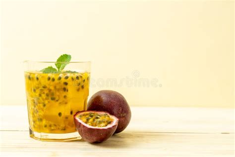 Fresh And Iced Passion Fruit Juice Stock Image Image Of Exotic Summer 144023031