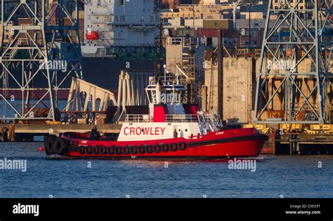 Crowley Tug Chief Elliot Bay Seattle Washington Stock Photo Alamy