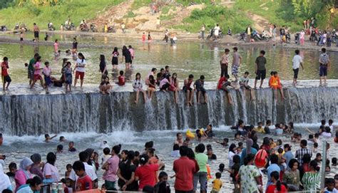 Pandangan Adat Dan Islam Mengenai Tradisi Balimau Wonderful Minangkabau