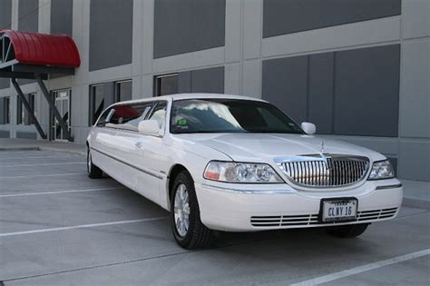 Lincoln Stretch Limousine 8 10 Passenger White10passengerlincolntowncarwhite