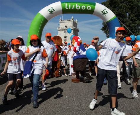 Mais De Duas Mil Pessoas Marcharam Contra A Fome Em Lisboa