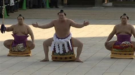 Top Sumo Wrestler Ushers In The New Year Bbc News