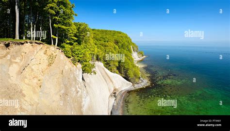 Ostsee Und Kreidefelsen Fotos Und Bildmaterial In Hoher Auflösung Alamy