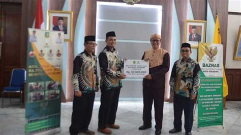 Wali Kota Sukabumi Titipkan Zakat Maal Lewat Baznas Radar Sukabumi