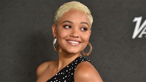 Kiersey Clemons Biography Height And Life Story Super Stars Bio