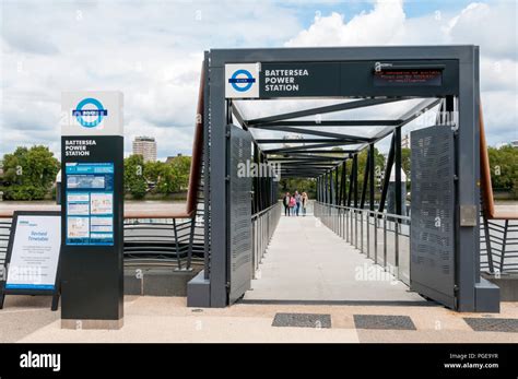 Thames Clipper jetty at Battersea Power Station Pier Stock Photo - Alamy