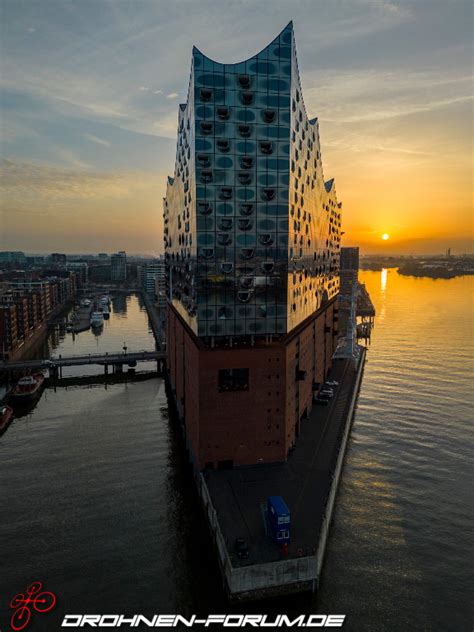 Elphi In Hamburg Zur Goldenen Stunde Luftaufnahmen Fotos Drohnen