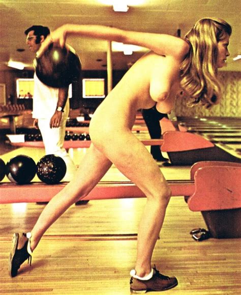 Vintage Nude Bowling Xpicse