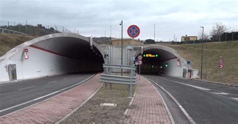 Pozzuoli Cdx Bene La Riapertura Del Tunnel Tangenziale Napoli Porto