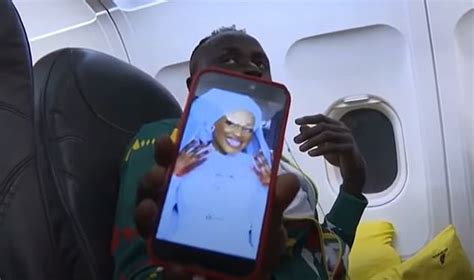 Sadio Mane 31 Proudly Shows Off His Phone Background Of His New 18