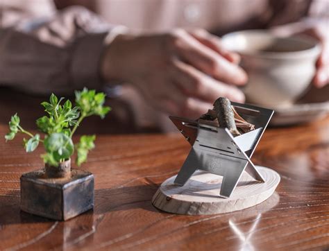 This Tiny Bonfire Combines An Aroma Diffuser And Pocket Stove To Bring