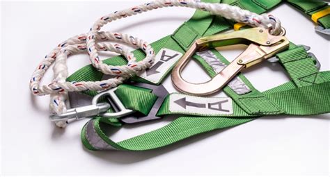 Fall arrest lanyards: what's the difference? | Roof Edge Fabrications