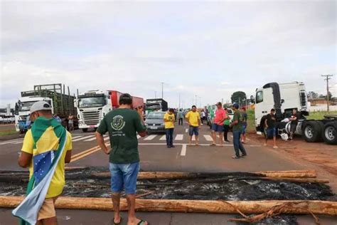 Sobe Para 15 Os Trechos Bloqueados Por Manifestantes Em Rodovias De MS